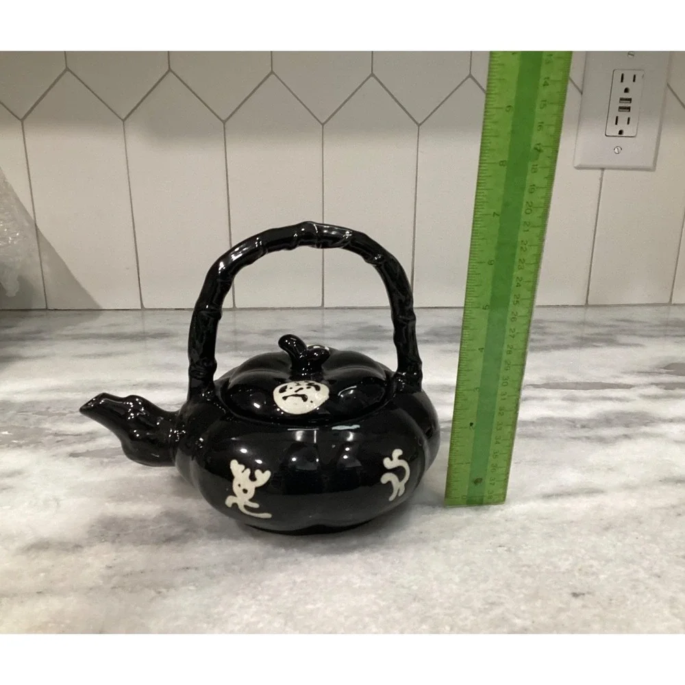VINTAGE Asian Tea Pot ~ Porcelain Black‎ Chinese